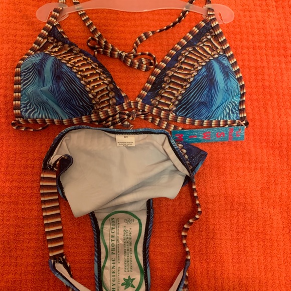 Beautiful swimsuit, size M - Picture 3 of 3